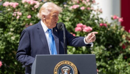 不要了！中方拒买英伟达芯片，美政府突然翻脸了，逼37国对华征税100%？性质十分恶劣