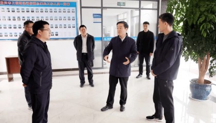 绍兴市委书记在街道办逐层检查：有的办公室门开着但无人