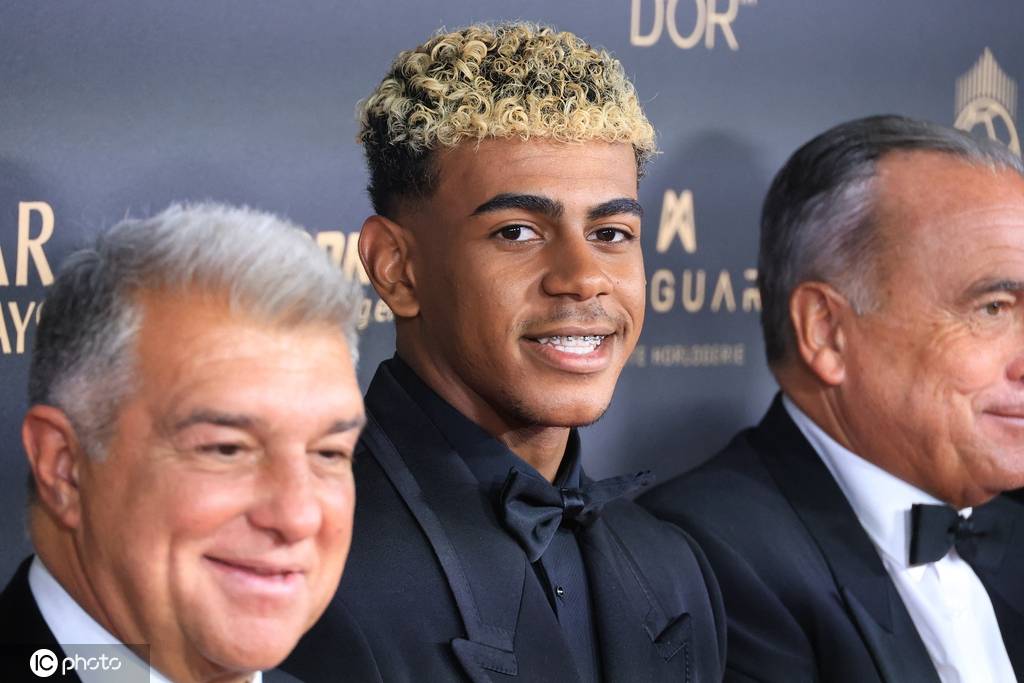 2025年金球奖获奖名单：邦马蒂金球奖三连 恩里克最佳主帅