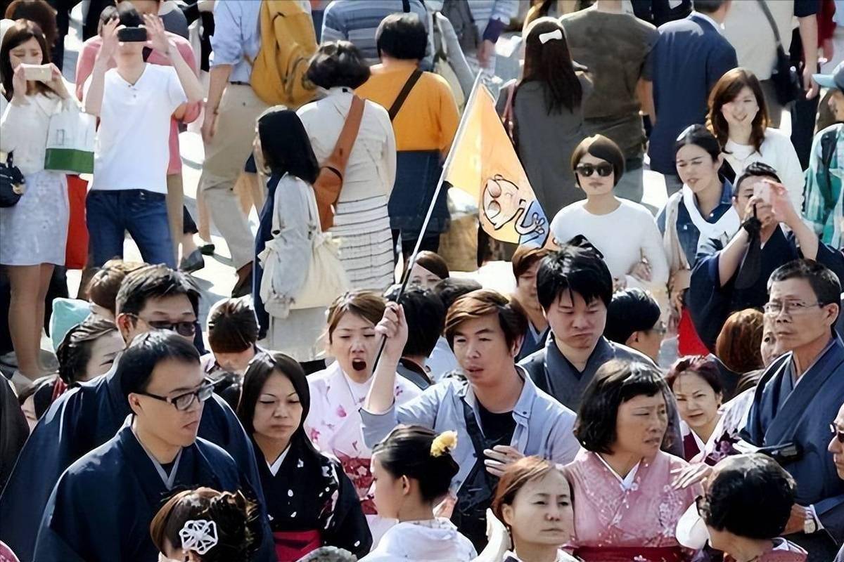 彻底撕破脸！日本排华情绪大爆发，大喊“滚出日本”！百万在日华人何去何从?